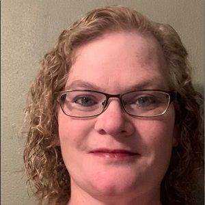 Meet your Posher, Carla